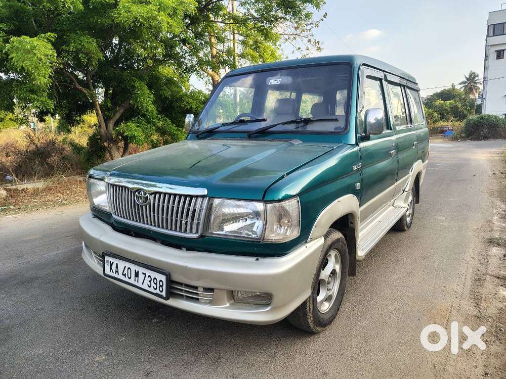 Toyota Qualis - 2004