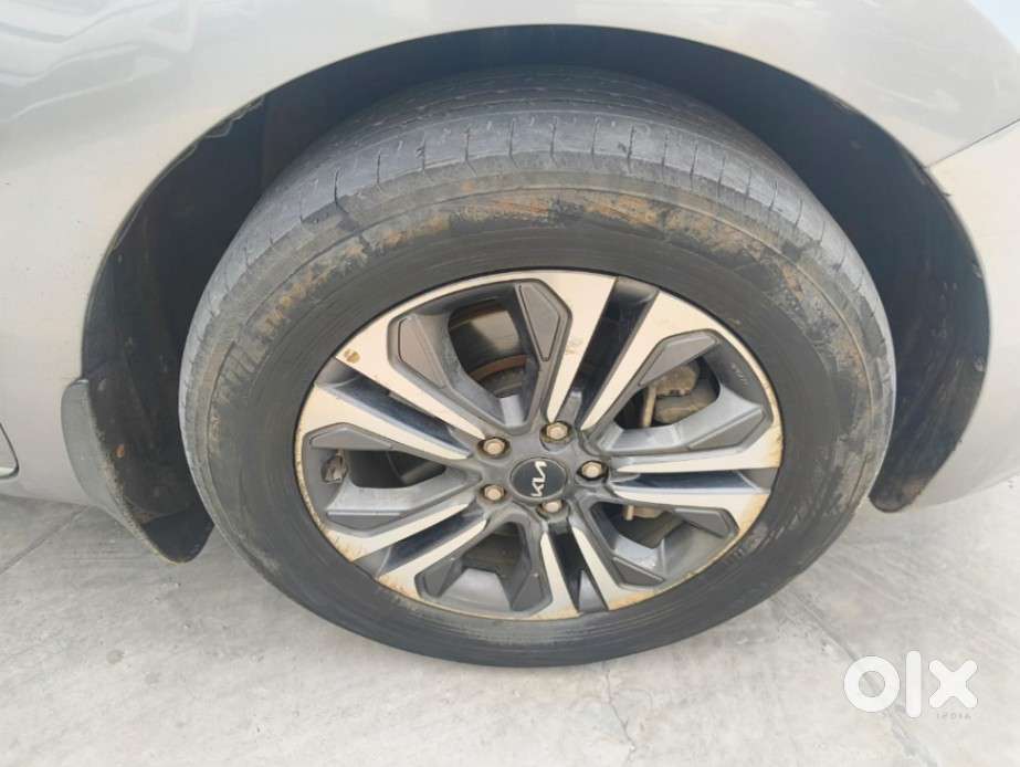 Kia Carnival Premium, 2021, Petrol