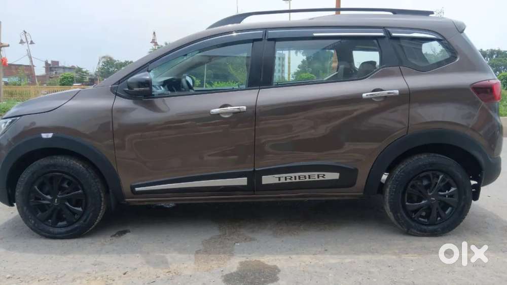 Renault Triber Rxz, 2022, Petrol