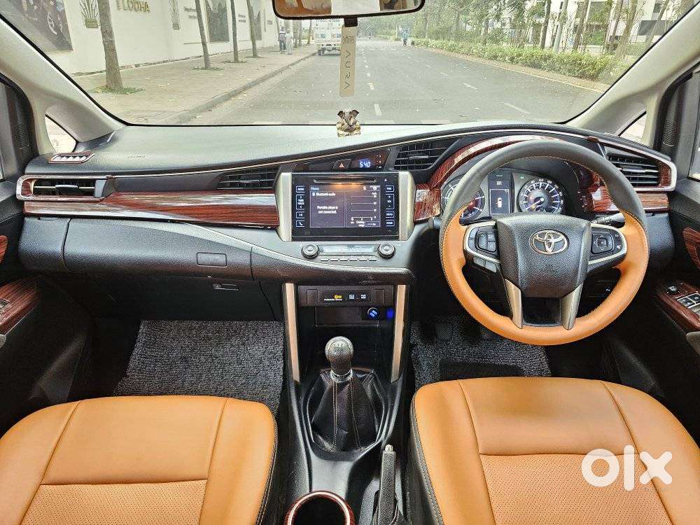 Toyota Innova Crysta 2.4 V, 2016, Diesel