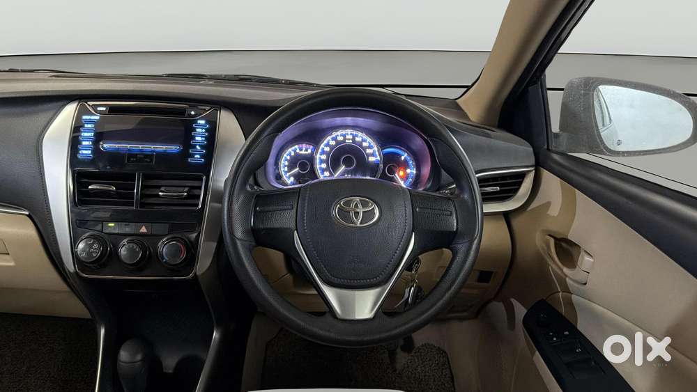 Toyota Yaris J Cvt, 2018, Petrol