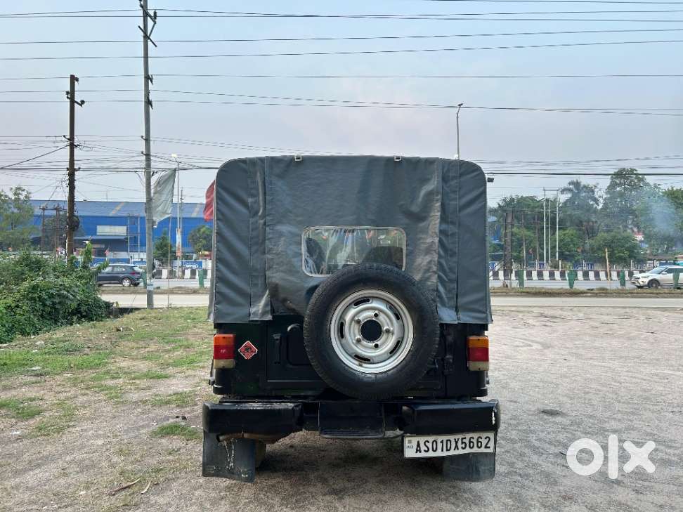 Mahindra Jeep, 2000, Petrol