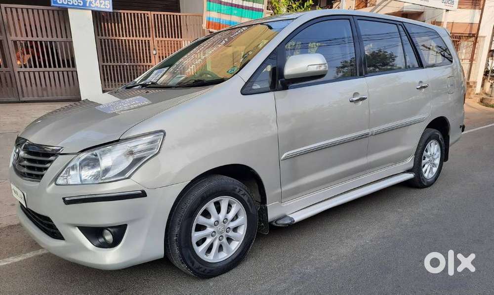 Toyota Innova 2.5 Ev (diesel) Ps 8 Seater Bs Iv, 2013, Diesel