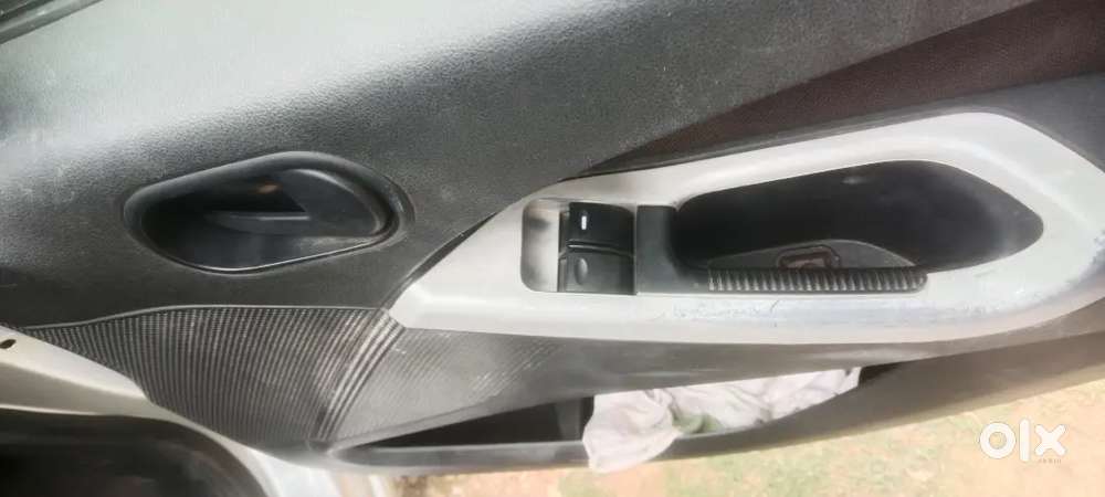 Ford Figo 2011 Petrol 121000 Km Driven Ful Option