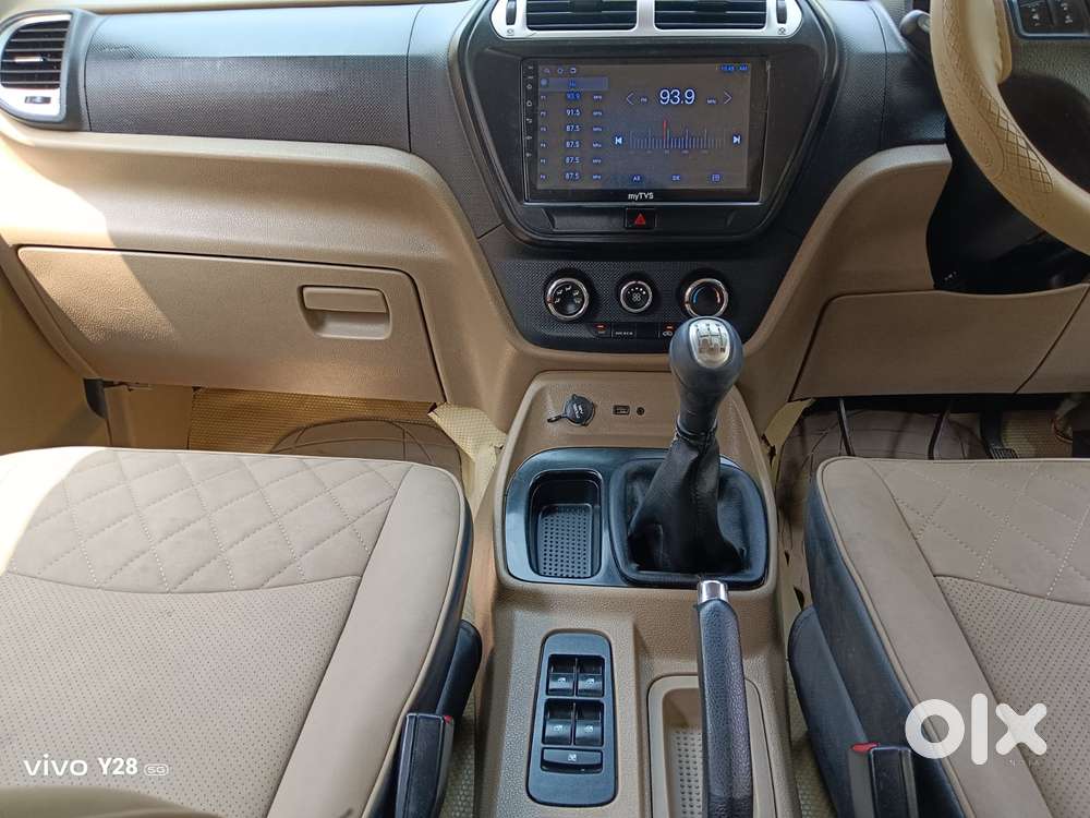 Mahindra Tuv 300 T10, 2019, Diesel