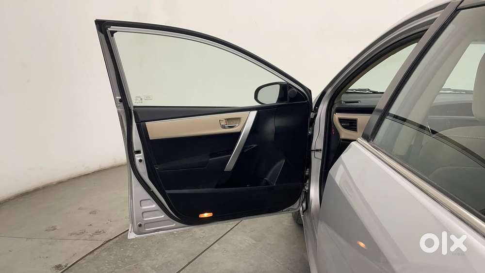 Toyota Corolla Altis G At, 2015, Petrol