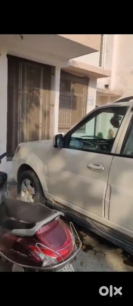 Tata Safari Storme 2014
