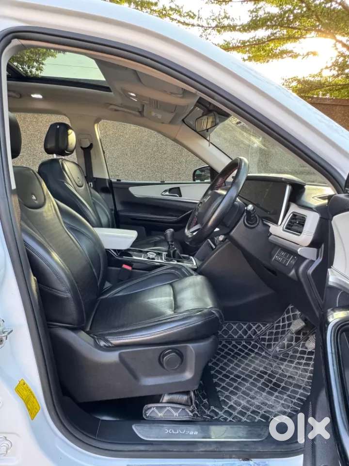 Mahindra Xuv700 2.2 Ax 7 Diesel Mt Luxury Pack Str, 2023, Diesel