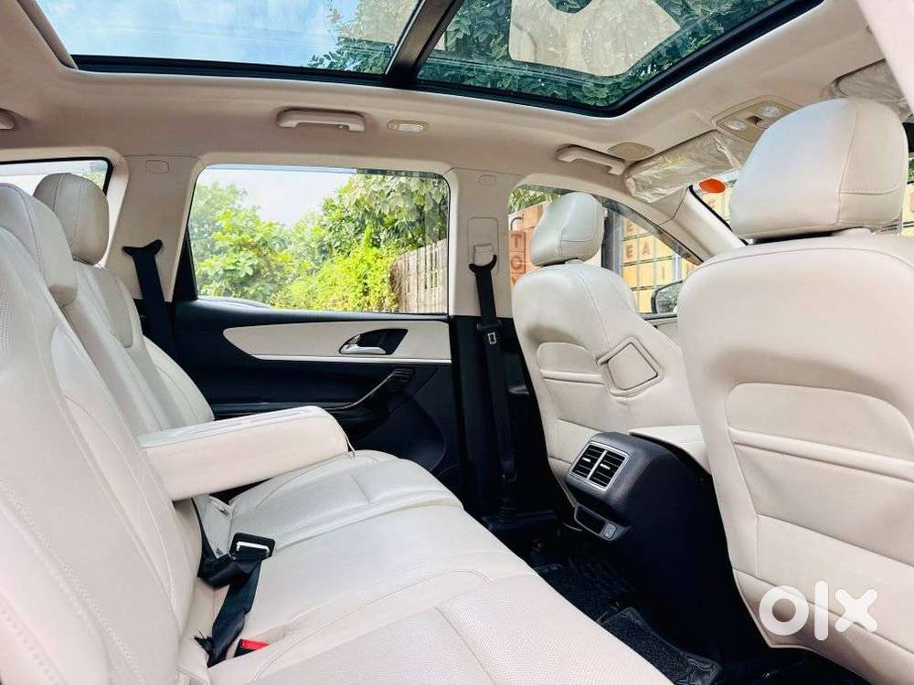Mahindra Xuv700 Ax7 Luxury Pack Awd, 2024, Diesel