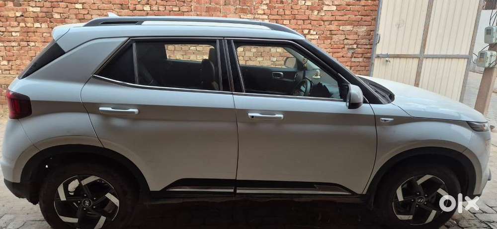 Hyundai Venue 2020 Diesel 110000 Km Driven