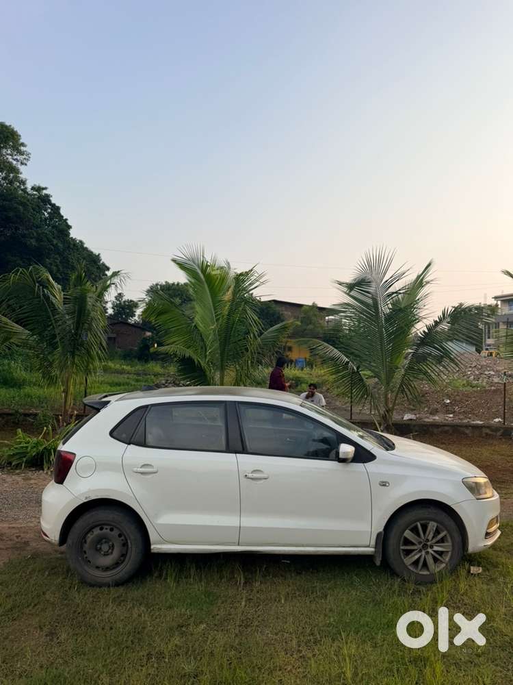 Volkswagen Polo Petrol + Cng  2014