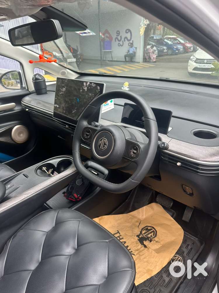 Mg Windsor Ev Essence In Immaculate Condition With Accessories