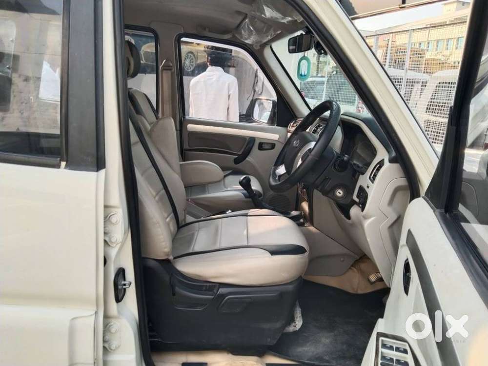 Mahindra Scorpio S10, 2016, Diesel