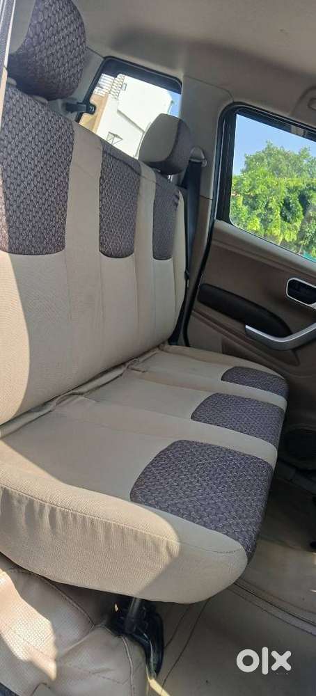 Mahindra Tuv 300 T8 Amt (automatic), 2016, Diesel