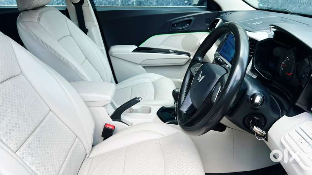 Mahindra Xuv300 1.2 W6 Amt Petrol, 2023, Petrol