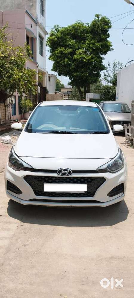 Hyundai I20 Petrol Cvt Magna Executive, 2018, Petrol