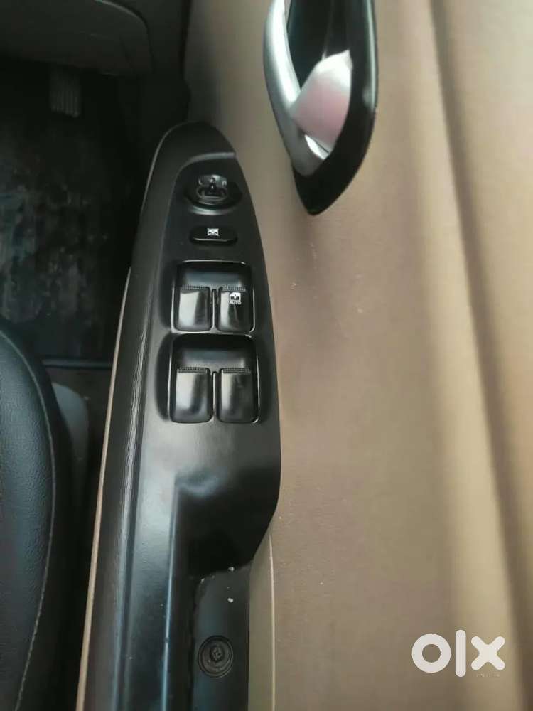 Hyundai I10 Sportz 2012
