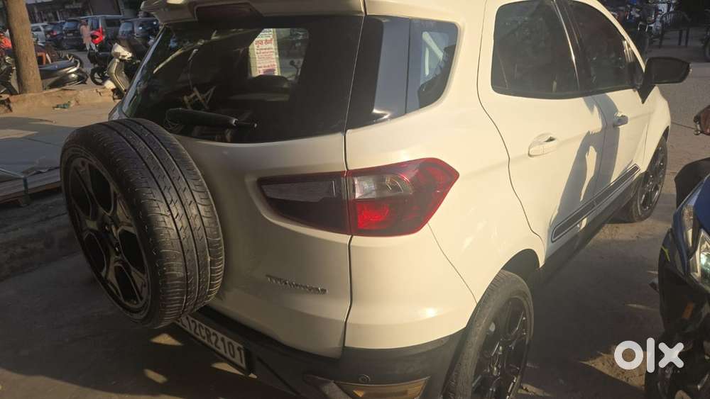 Ford Ecosport 2019 Km Driven Top Model With Sunroof