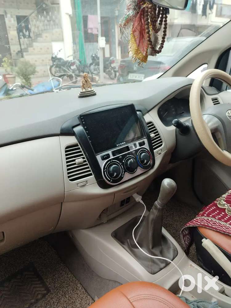 Toyota Innova 2014
