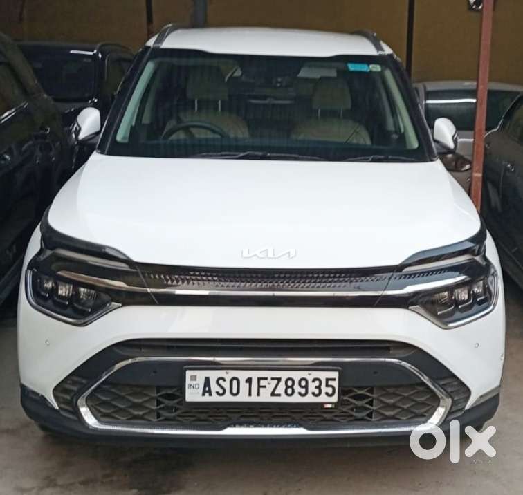 Kia Carens, 2024, Petrol