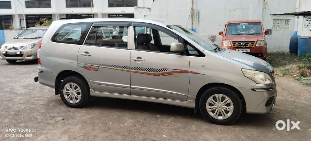Toyota Innova 2.5 G (diesel) 8 Seater, 2016, Diesel