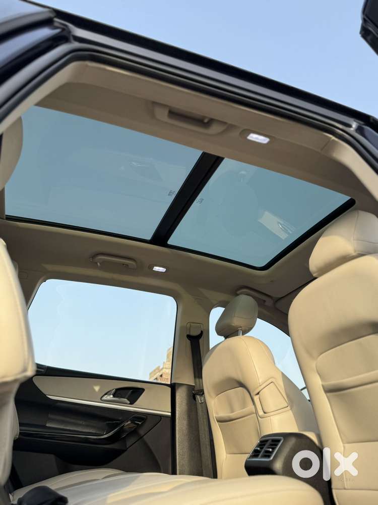 Mahindra Xuv700 2.0 Ax 7 Petrol Mt Str, 2021, Petrol