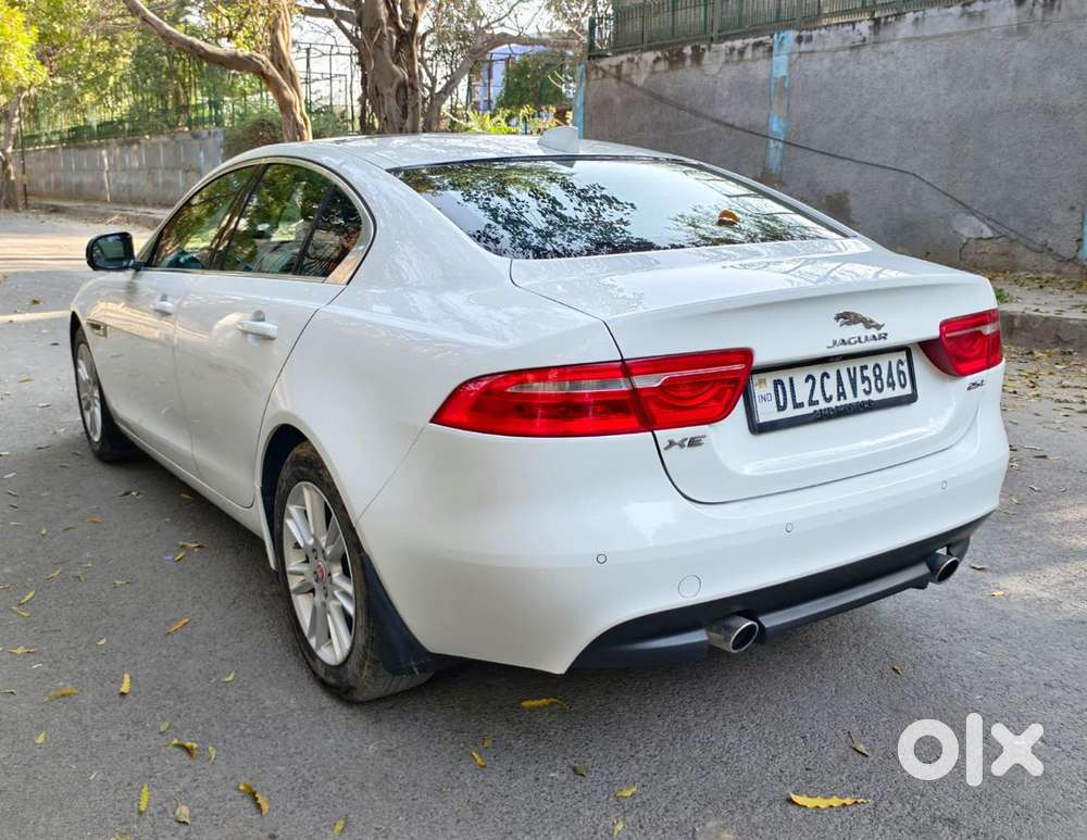 Jaguar Xe Portfolio, 2016, Petrol