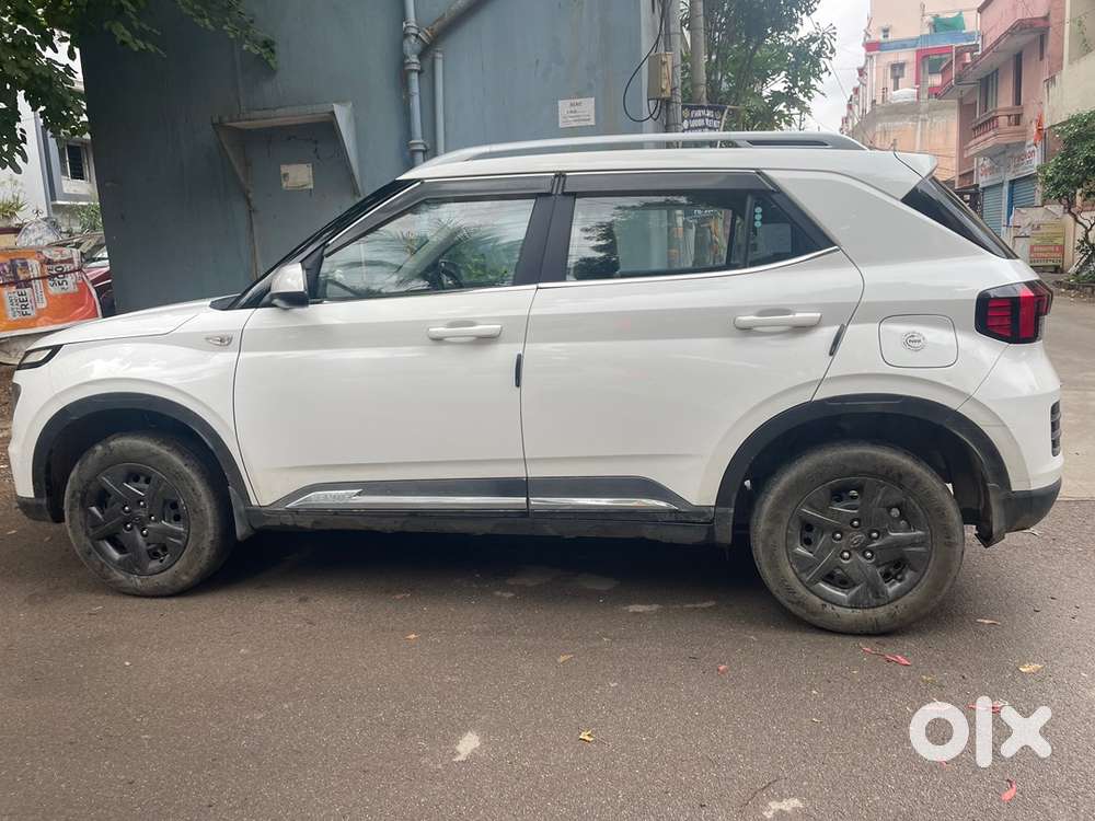 Hyundai Petrol Manual 2023