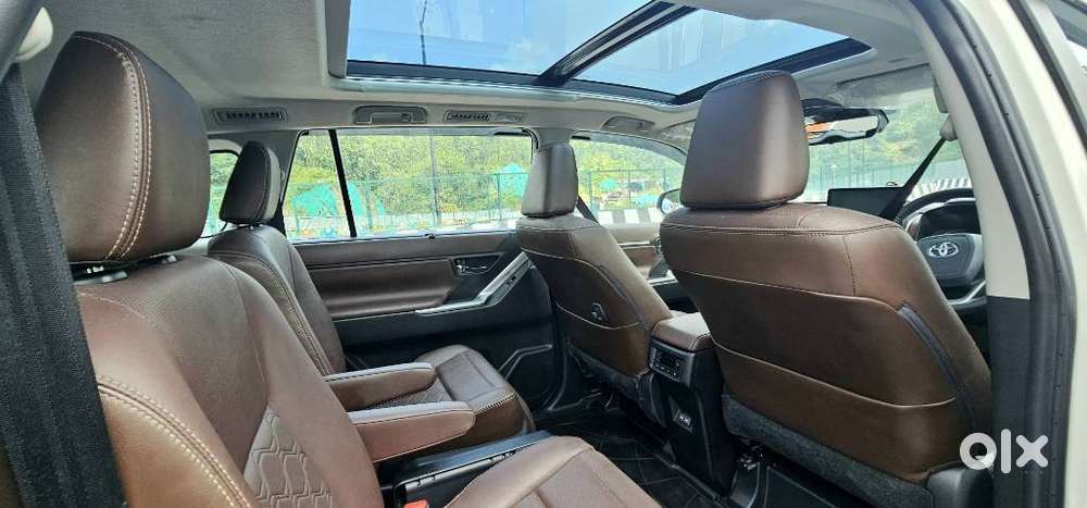 Toyota Innova Hycross 2.0 Zx (o) Hybrid 7 Str, 2024, Petrol