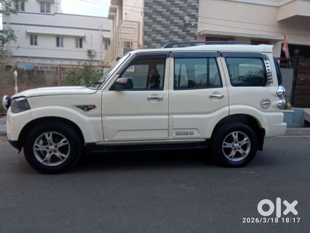 Mahindra Scorpio S8, 2014, Diesel