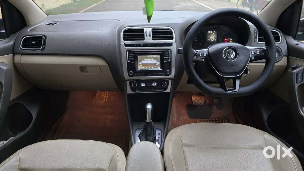 Volkswagen Vento 1.2 Tsi Highline Plus At, 2016, Petrol