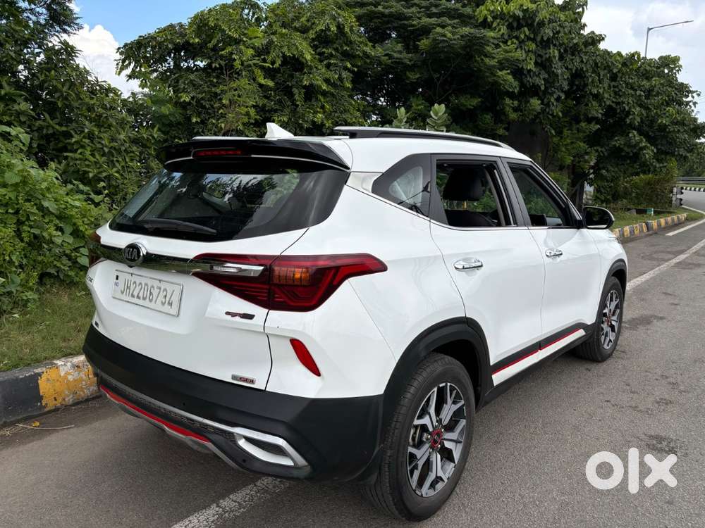 Kia Seltos White Suv 21000 Km Running