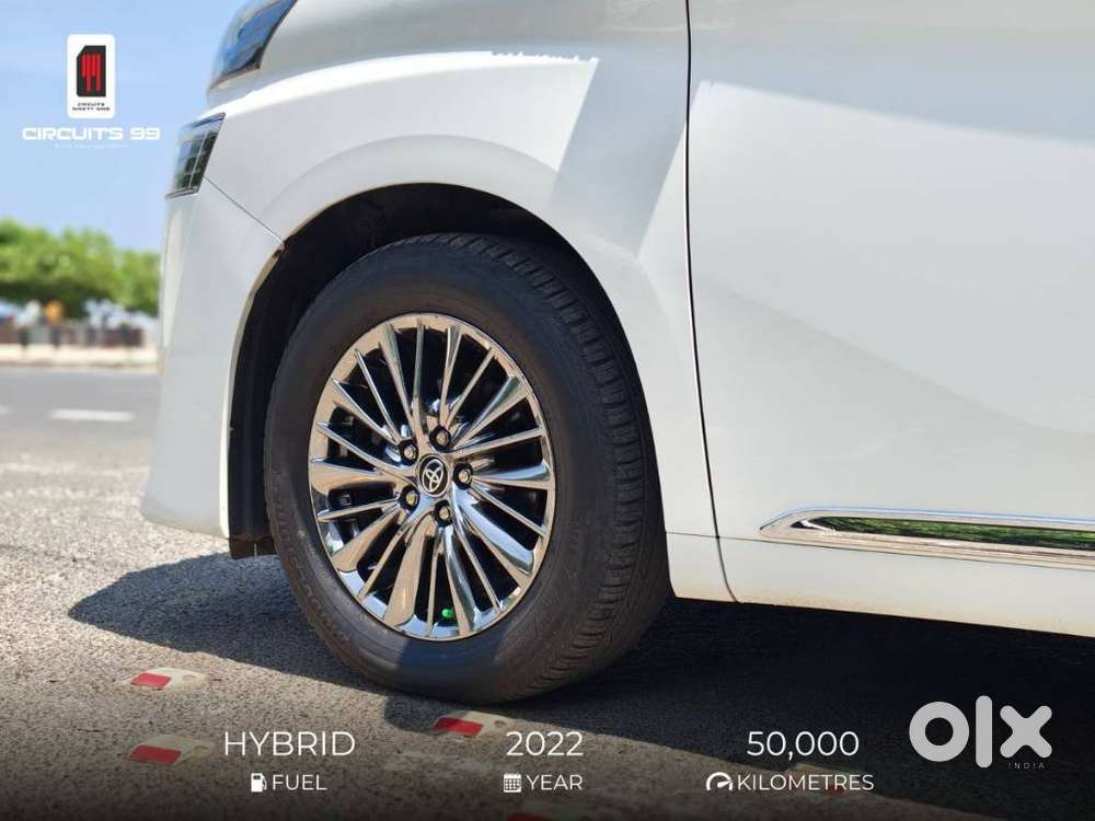Toyota Vellfire 2.5 Executive Lounge, 2022, Cng & Hybrids