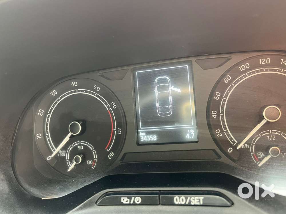 Skoda Slavia 1.0 Ambition Tsi At, 2022, Petrol