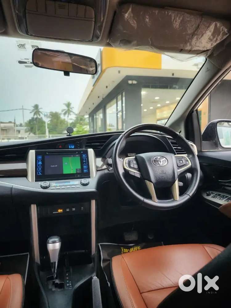 Toyota Innova Crysta 218 Dieselinnova Crysta Gx Automatic 
2016/8
1200