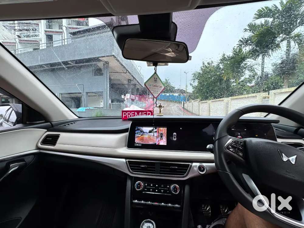 Mahindra Xuv700 Luxury 2024