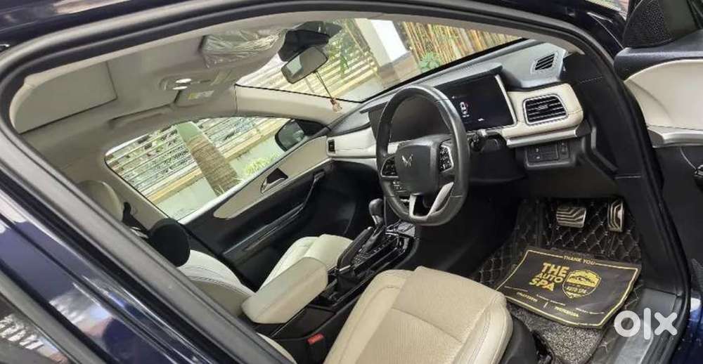 Mahindra Xuv700 2.2 Ax 7 Diesel At Str Awd, 2022, Diesel