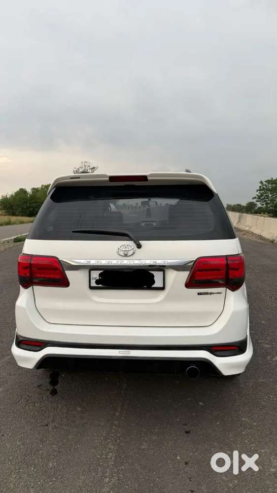 Toyota Fortuner 2015 Diesel 160000 Km Driven