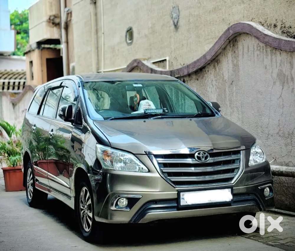 Toyota Innova 2.5 V 8seater