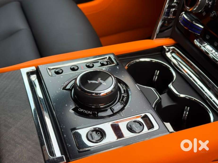 Rolls-royce Cullinan, 2025, Petrol