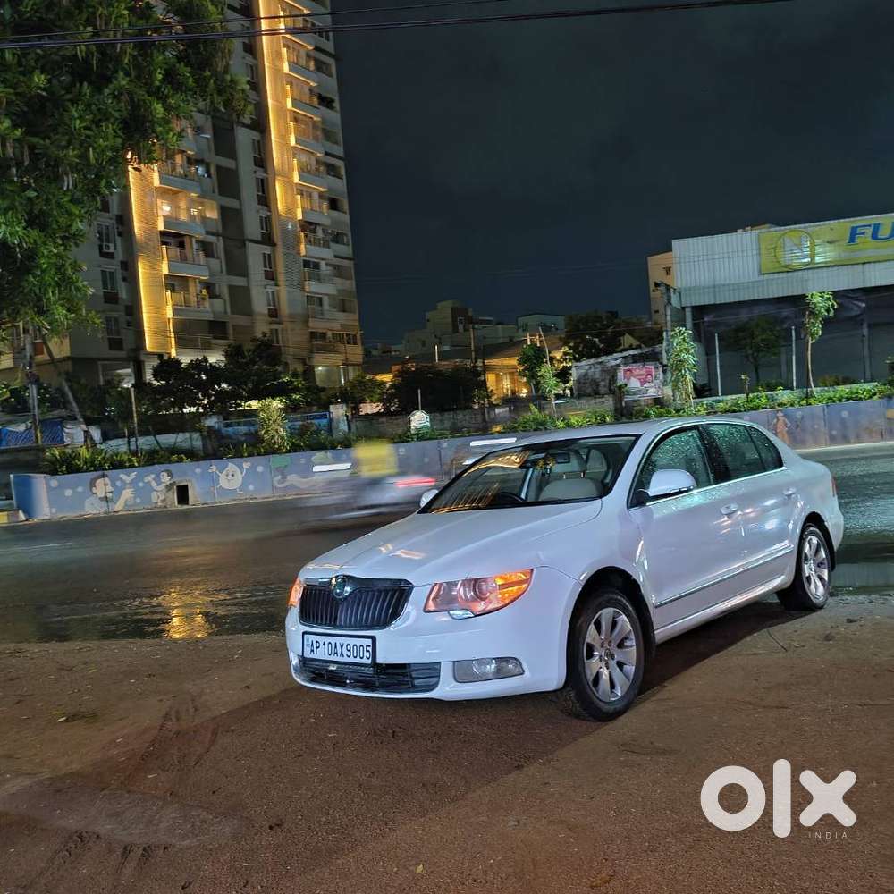 Skoda Superb 2011 Petrol