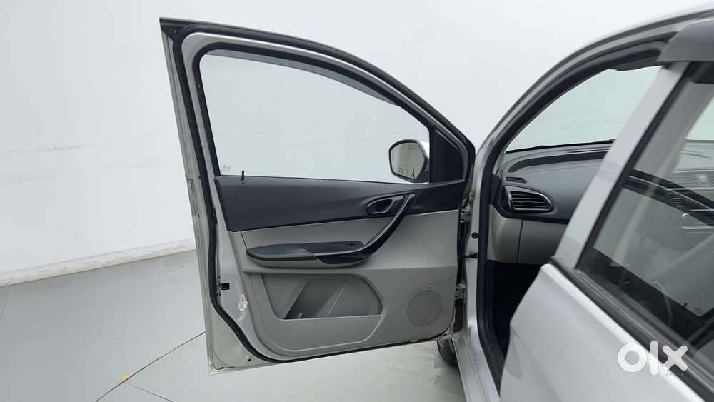 Tata Tiago 1.2 Revotron Xta, 2019, Petrol