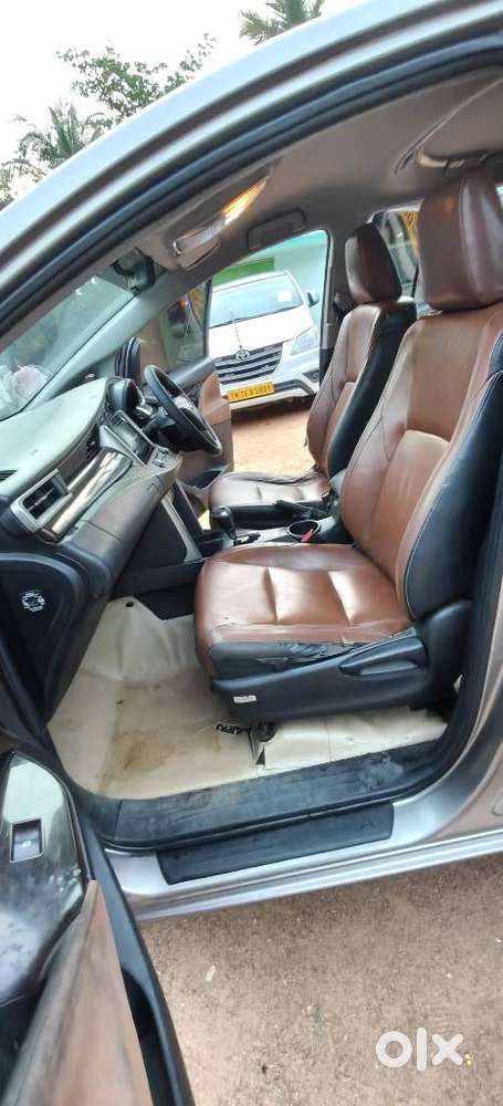 Toyota Innova Crysta 2.8z Automatic, 2016, Diesel