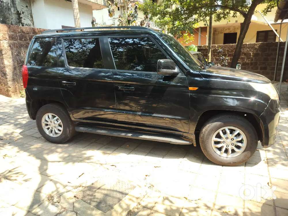 Mahindra Tuv Black