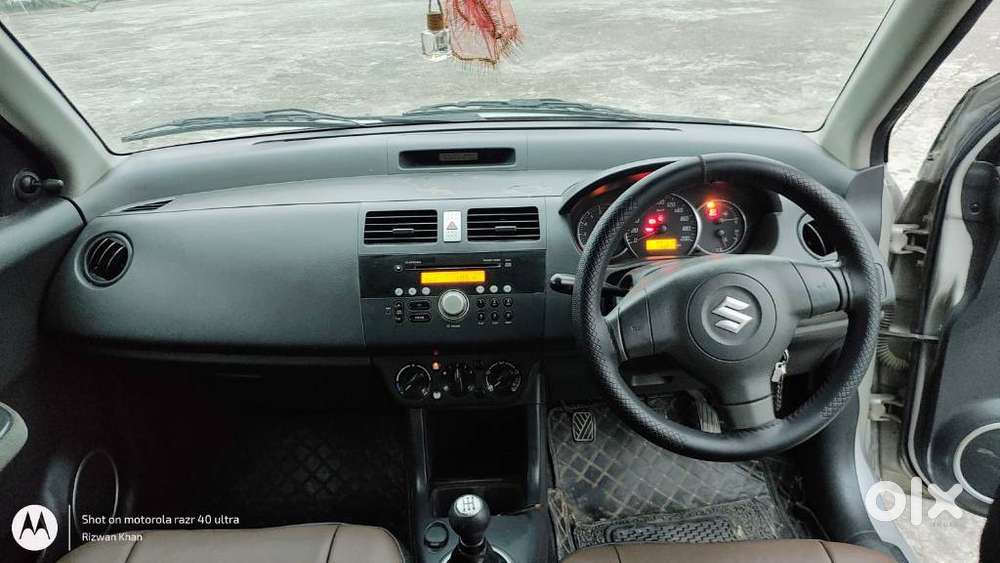 Maruti Suzuki Swift Dzire Vxi, 2011, Petrol