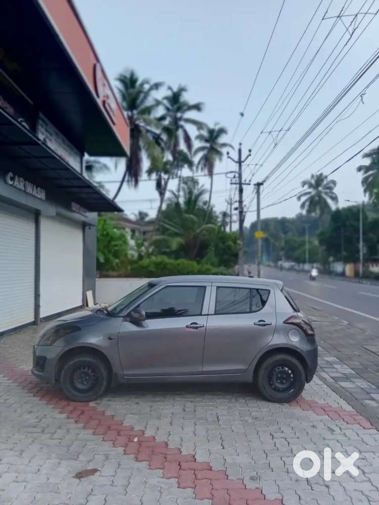 Maruti Suzuki Swift Lxi Petrol 2017