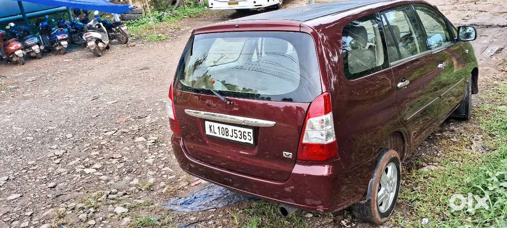 Toyota Innova Petrol Full Option V 2005 Neet N Clean