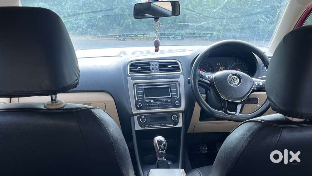 Volkswagen Polo Petrol 2015