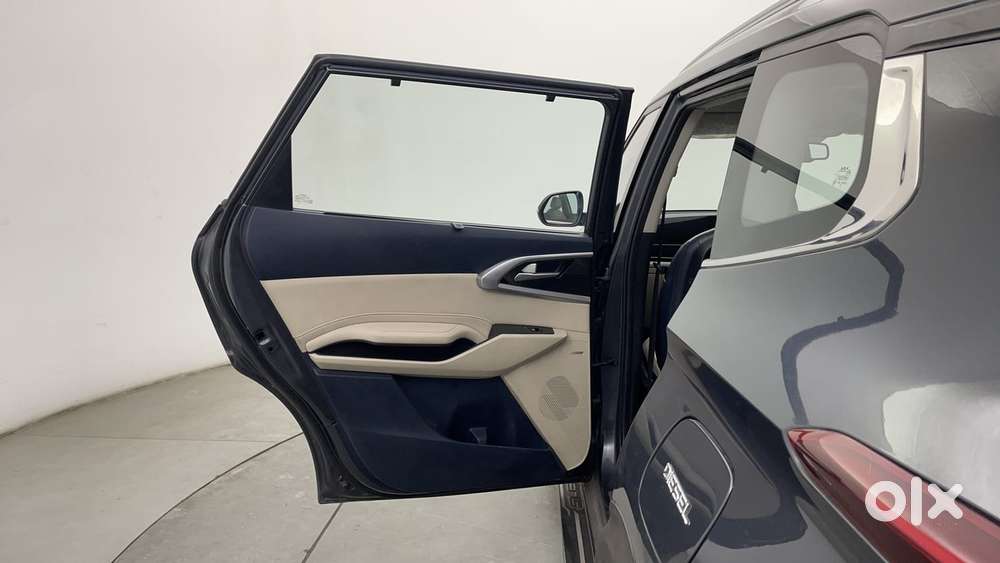 Kia Carens 1.5 Luxury Plus Diesel 7str Imt, 2023, Diesel