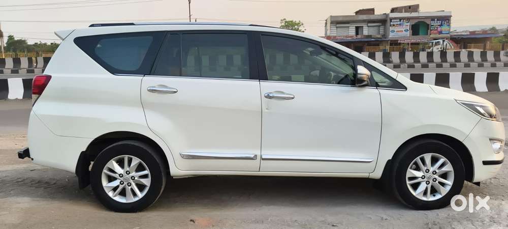 Toyota Innova Crysta 2.4 V, 2020